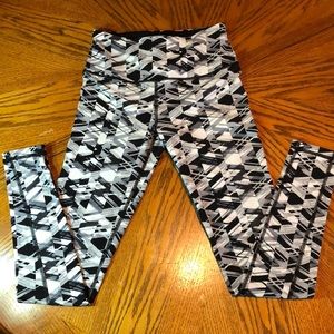 Knockout Victoria’s Secret XS Legging